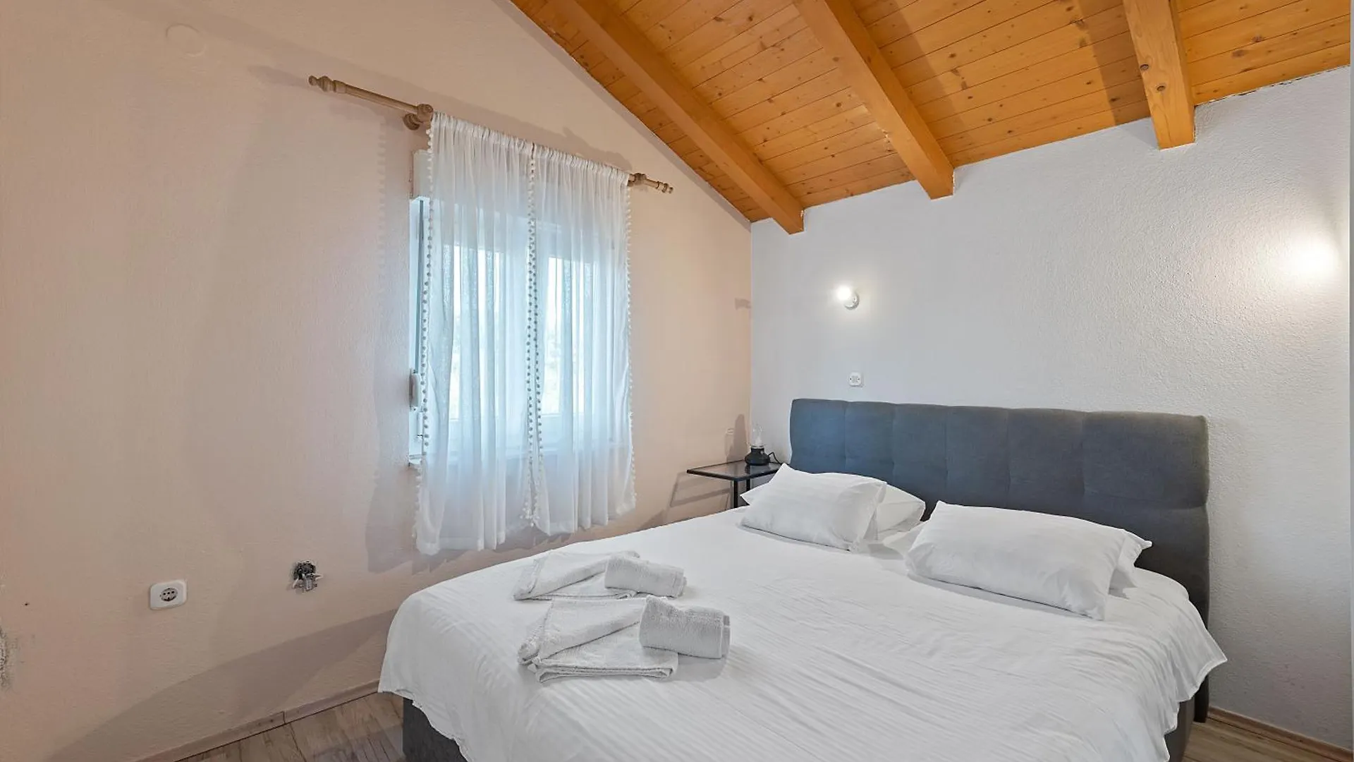 Apartments Petrina Sveti Filip i Jakov 0*,  Kroatien
