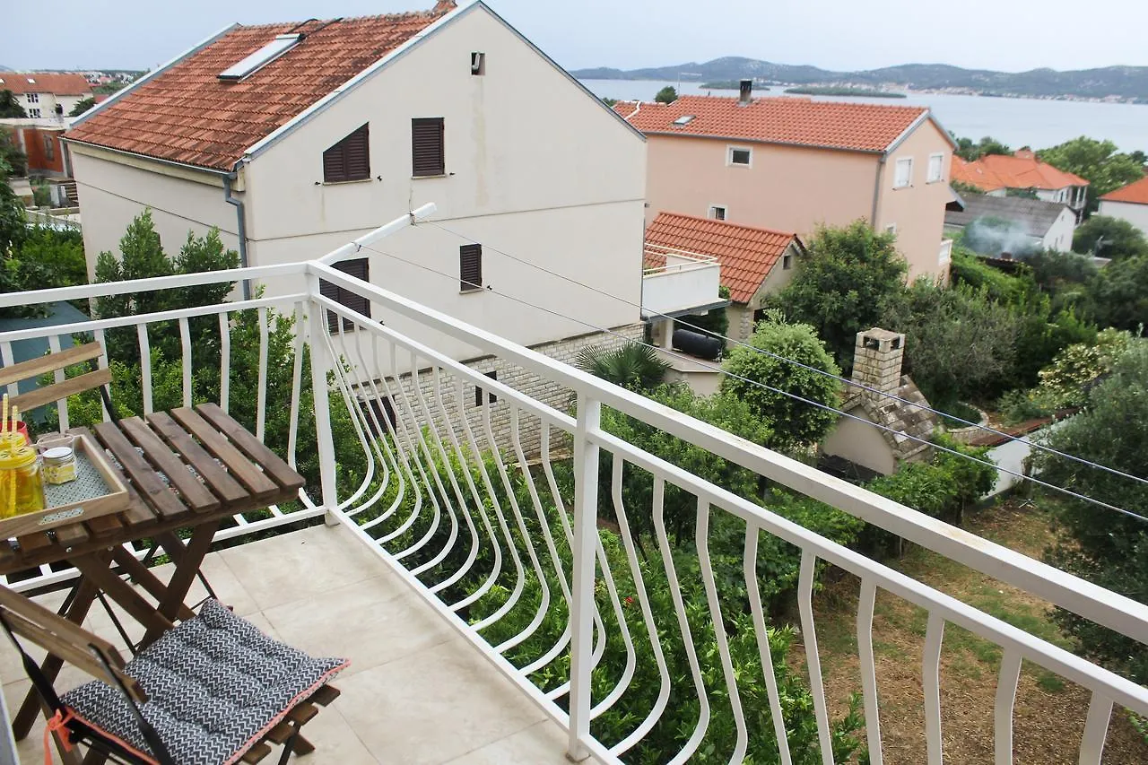 Apartments Petrina Sveti Filip i Jakov