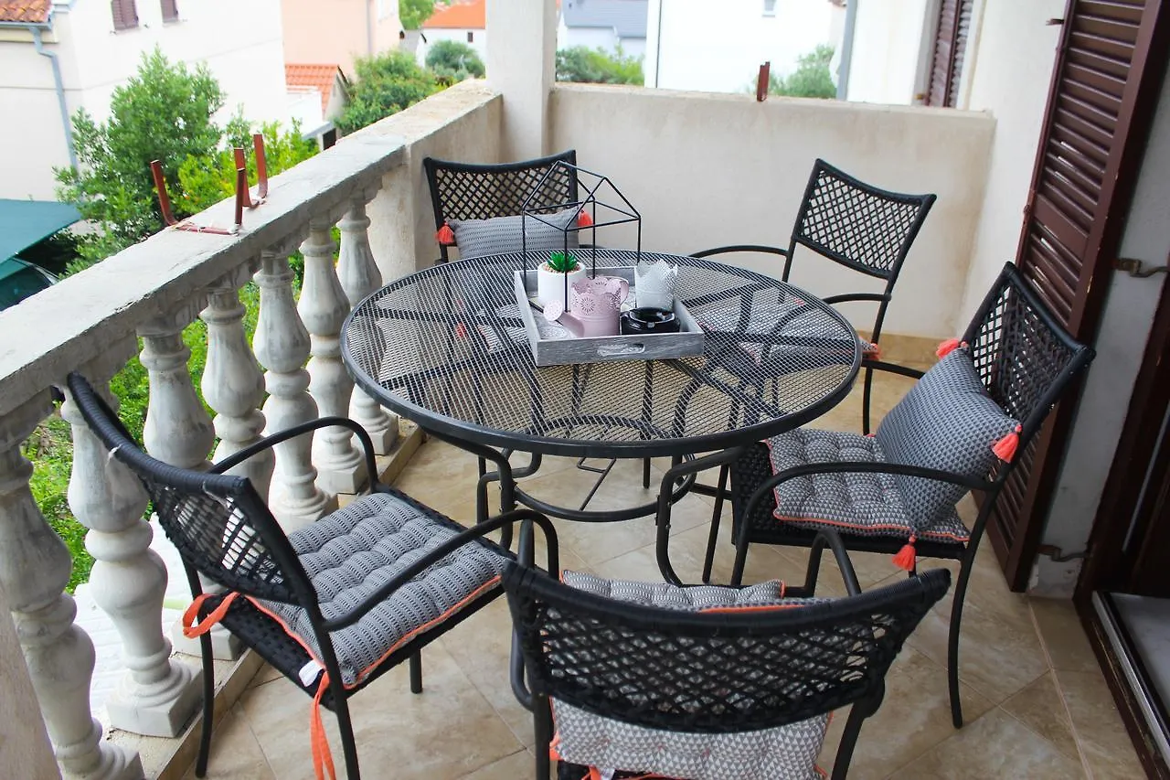 Apartments Petrina Sveti Filip i Jakov 0*,